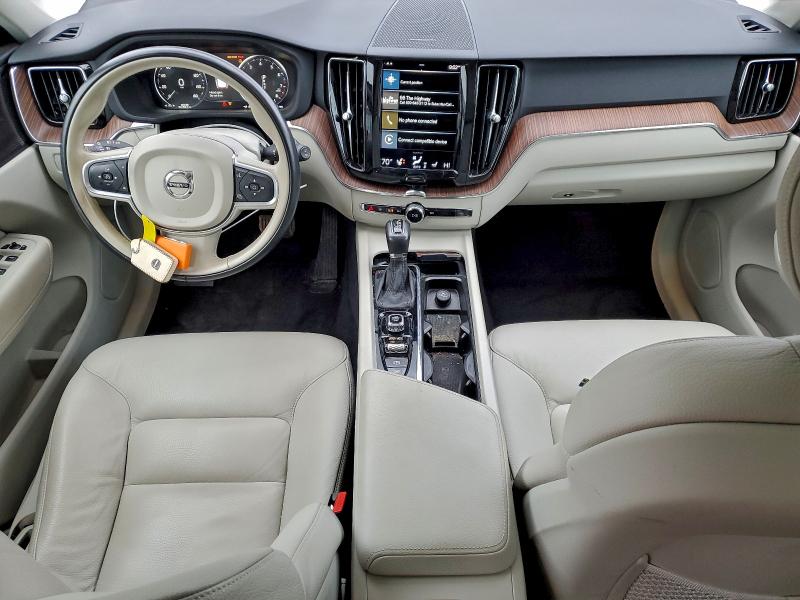 Фото 8 - VOLVO XC60