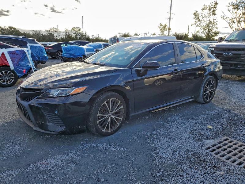 Фото 1 - TOYOTA CAMRY