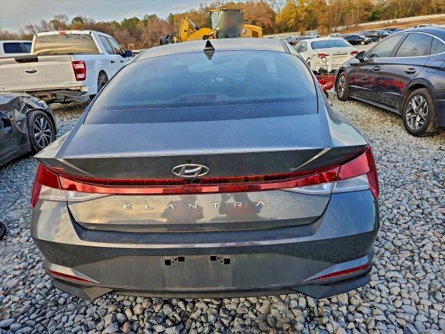 Фото 6 - HYUNDAI ELANTRA