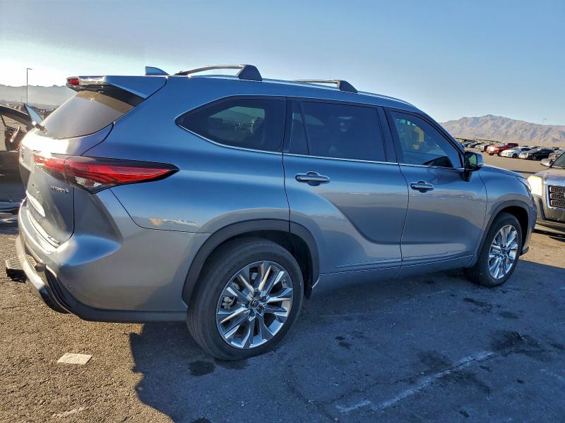 Фото 3 - TOYOTA HIGHLANDER