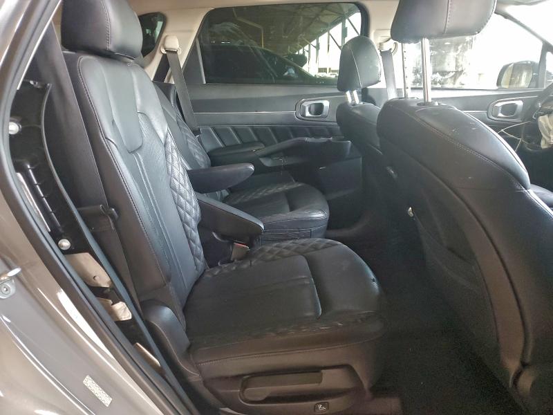 Фото 11 - KIA SORENTO