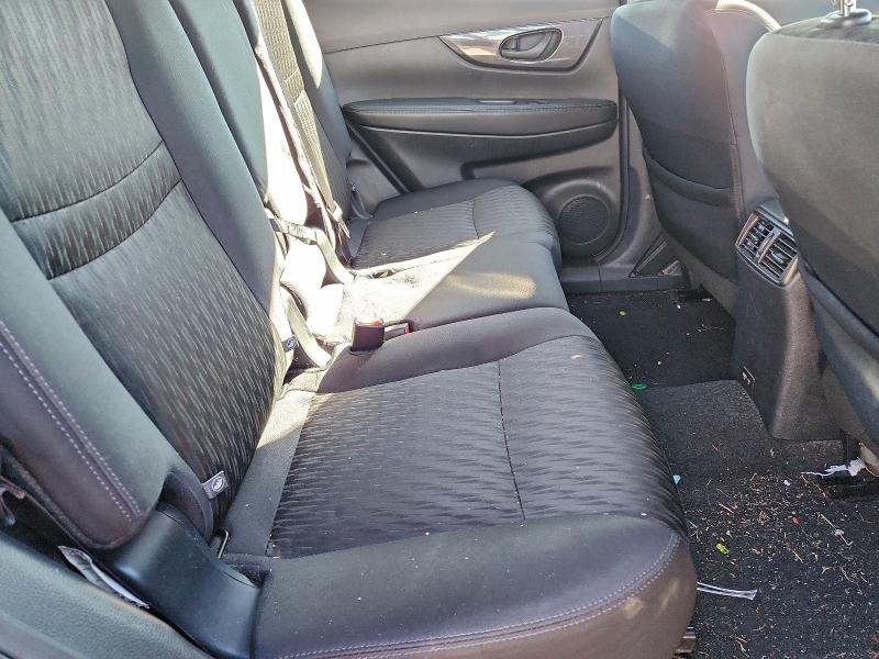 Фото 10 - NISSAN ROGUE