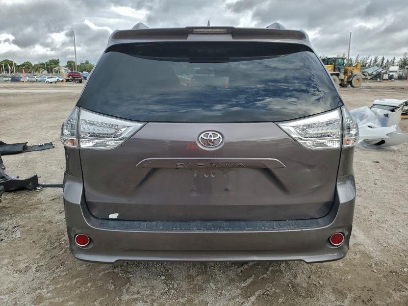 Фото 6 - TOYOTA SIENNA