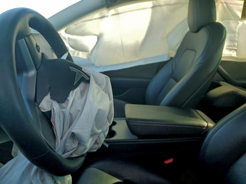 Фото 7 - TESLA MODEL 3