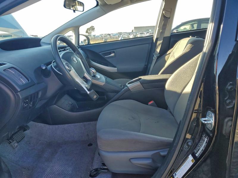 Фото 7 - TOYOTA PRIUS