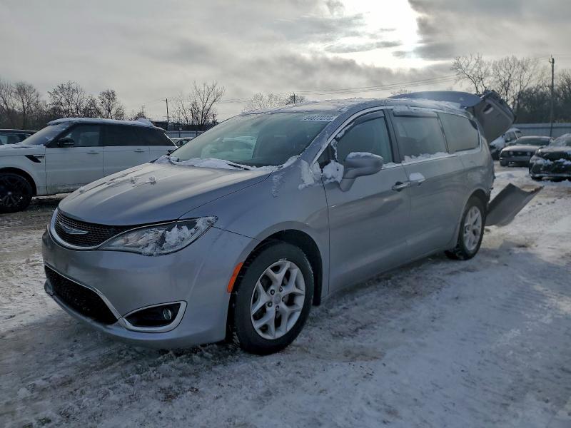 Фото 1 - CHRYSLER PACIFICA