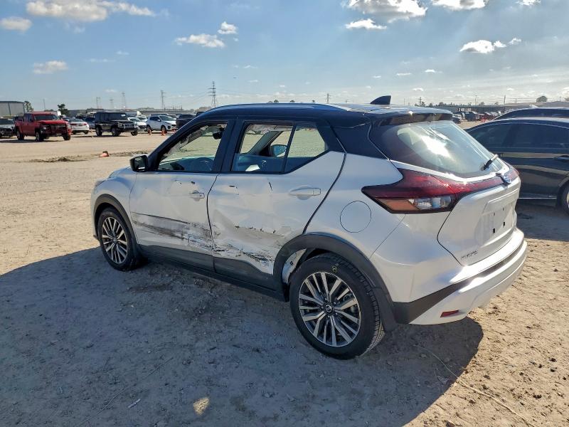 Фото 2 - NISSAN KICKS