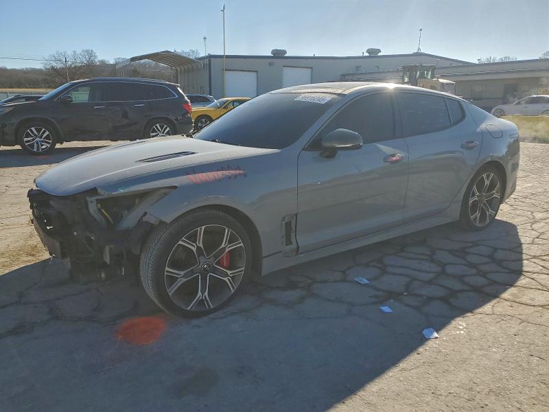 Фото 1 - KIA STINGER