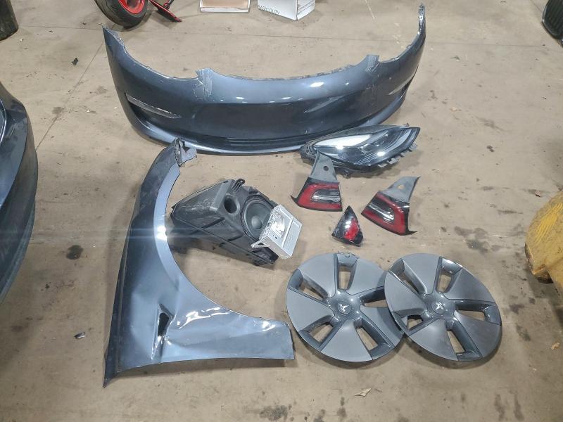 Фото 12 - TESLA MODEL 3