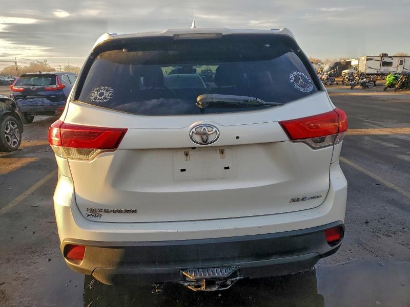 Фото 6 - TOYOTA HIGHLANDER