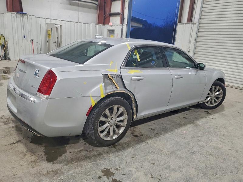 Фото 3 - CHRYSLER 300