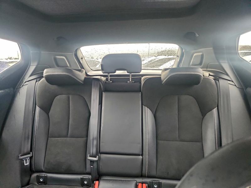 Фото 10 - VOLVO XC40