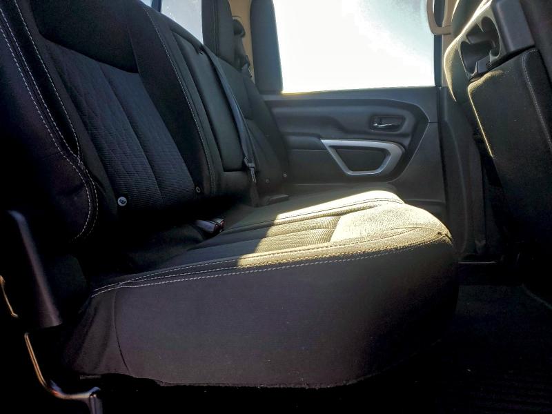 Фото 10 - NISSAN TITAN