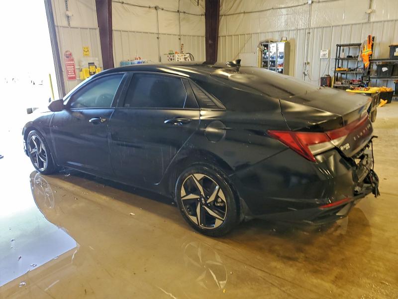 Фото 2 - HYUNDAI ELANTRA