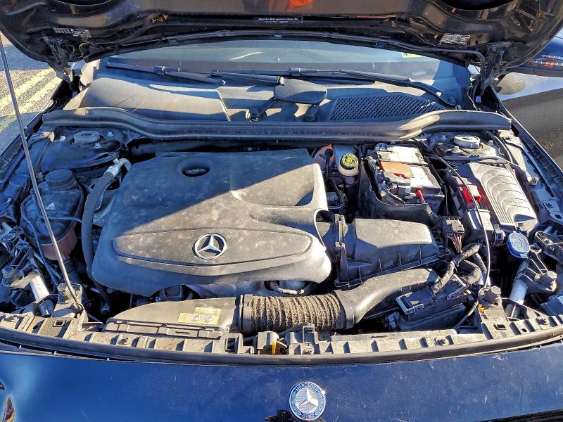 Фото 12 - MERCEDES-BENZ GLA-CLASS