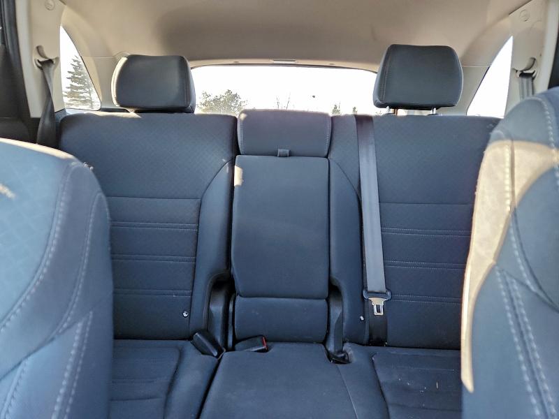 Фото 10 - KIA SORENTO