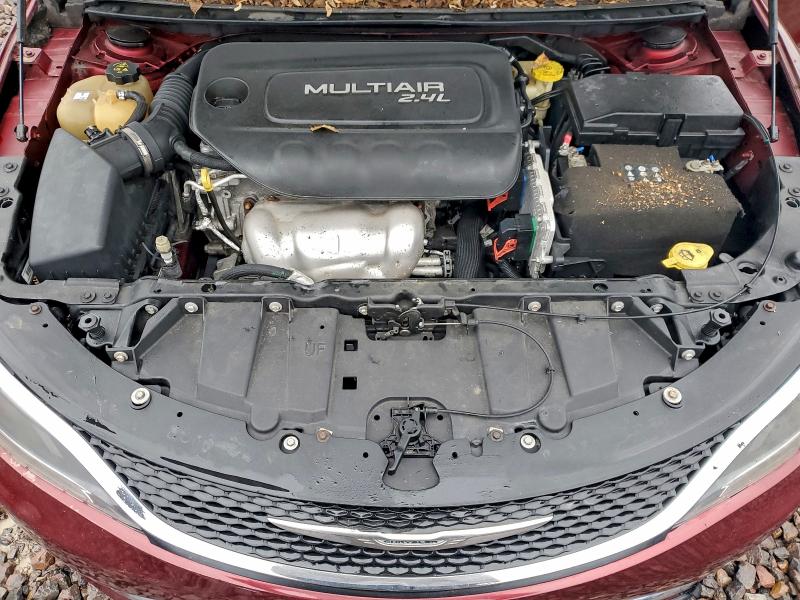 Фото 11 - CHRYSLER 200