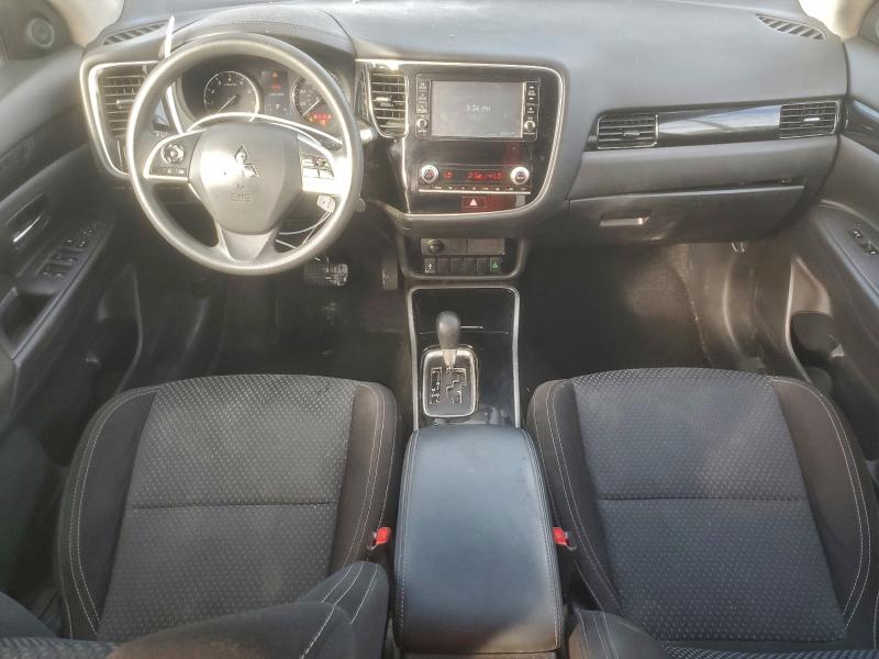 Фото 8 - MITSUBISHI OUTLANDER