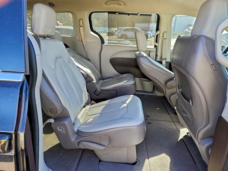 Фото 11 - CHRYSLER MINIVAN