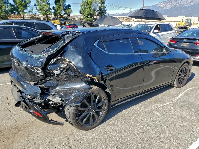 Фото 3 - MAZDA 3