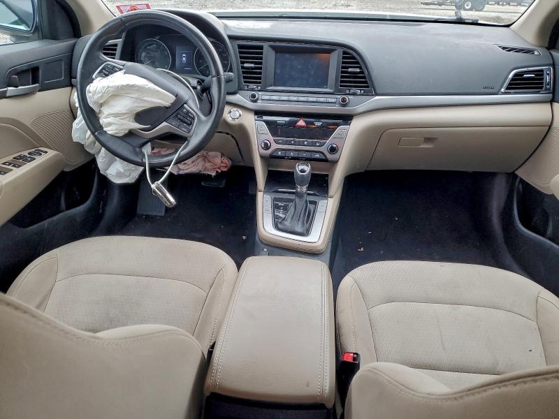 Фото 8 - HYUNDAI ELANTRA