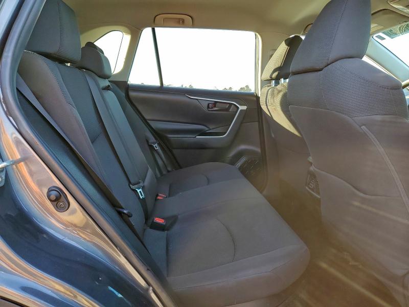 Фото 11 - TOYOTA RAV4