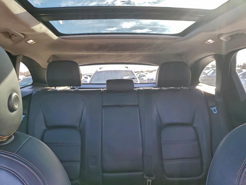 Фото 10 - JAGUAR F-PACE