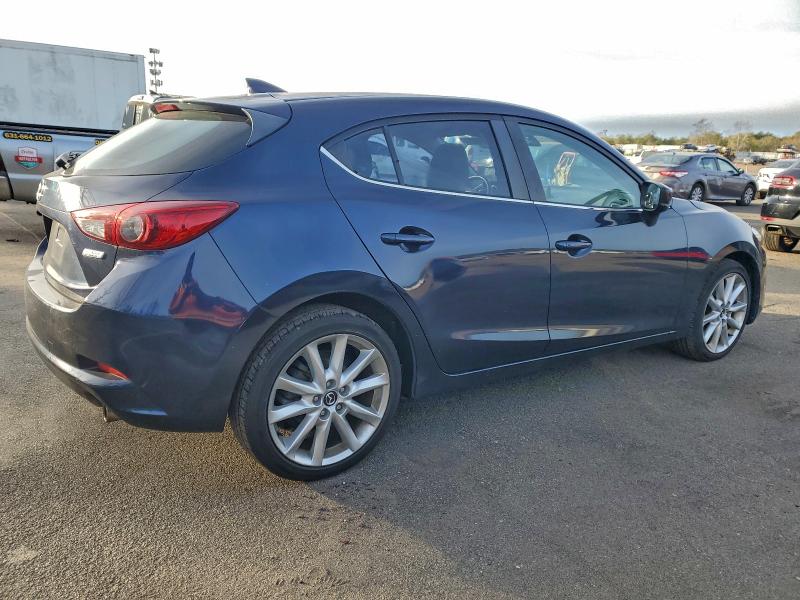 Фото 3 - MAZDA 3