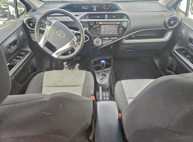 Фото 8 - TOYOTA PRIUS