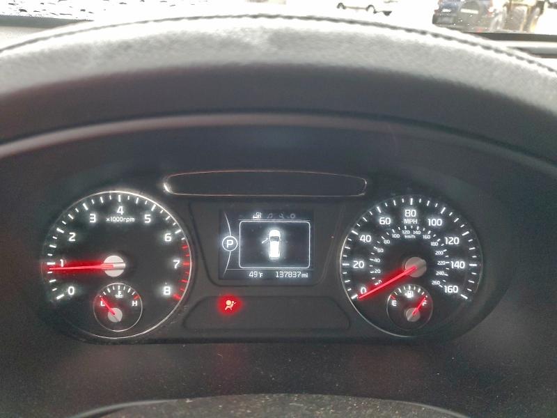 Фото 9 - KIA SORENTO