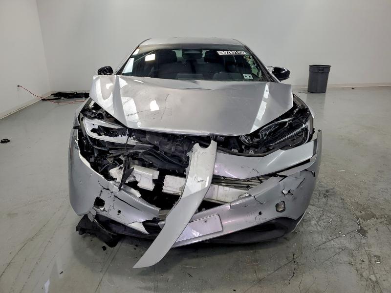 Фото 5 - TOYOTA PRIUS