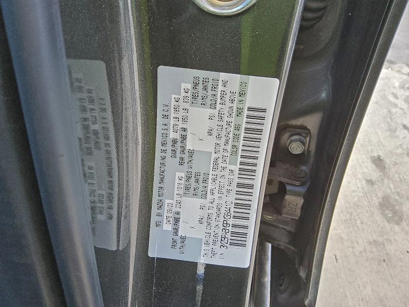 Фото 12 - MAZDA 3