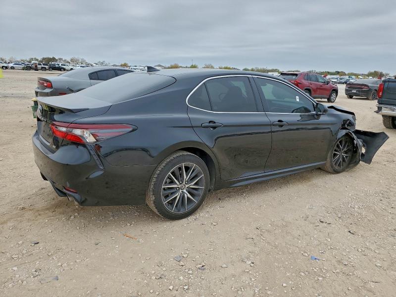 Фото 3 - TOYOTA CAMRY