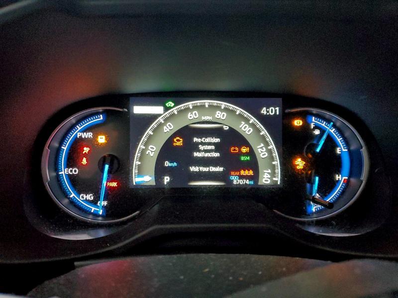 Фото 9 - TOYOTA RAV4