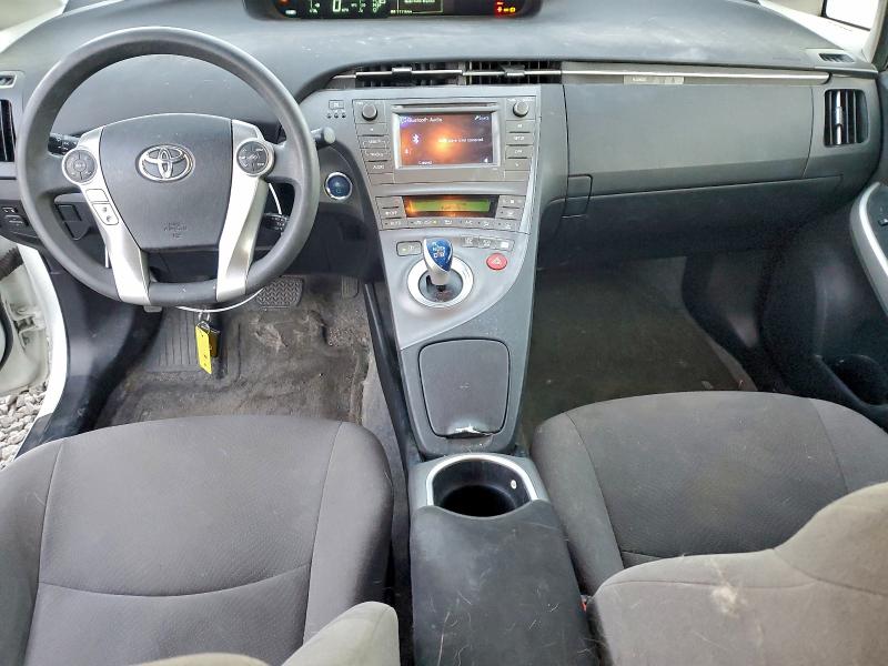 Фото 8 - TOYOTA PRIUS