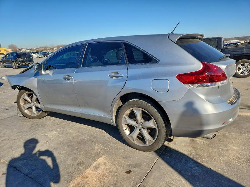 Фото 2 - TOYOTA VENZA