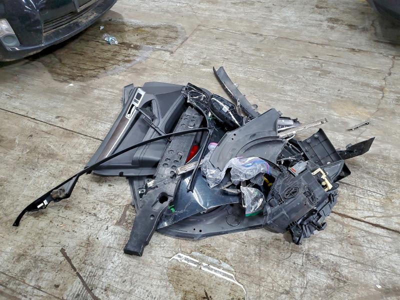 HYUNDAI GENESIS 2016 VIN KMHGN4JE9GU126874