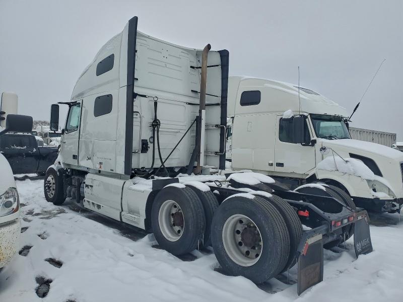 Фото 3 - VOLVO VN