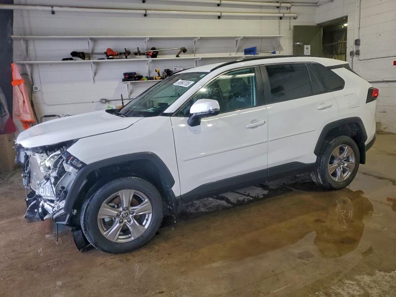 Фото 1 - TOYOTA RAV4