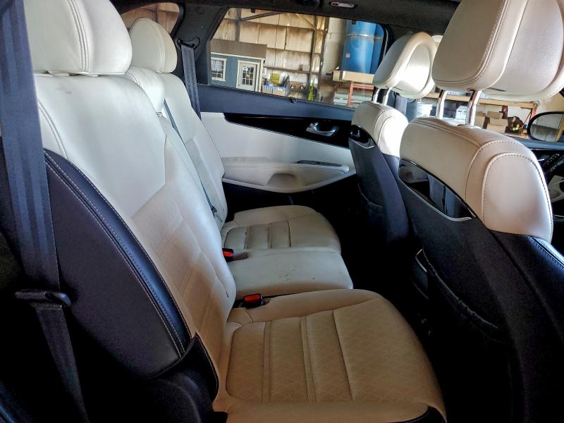 Фото 10 - KIA SORENTO