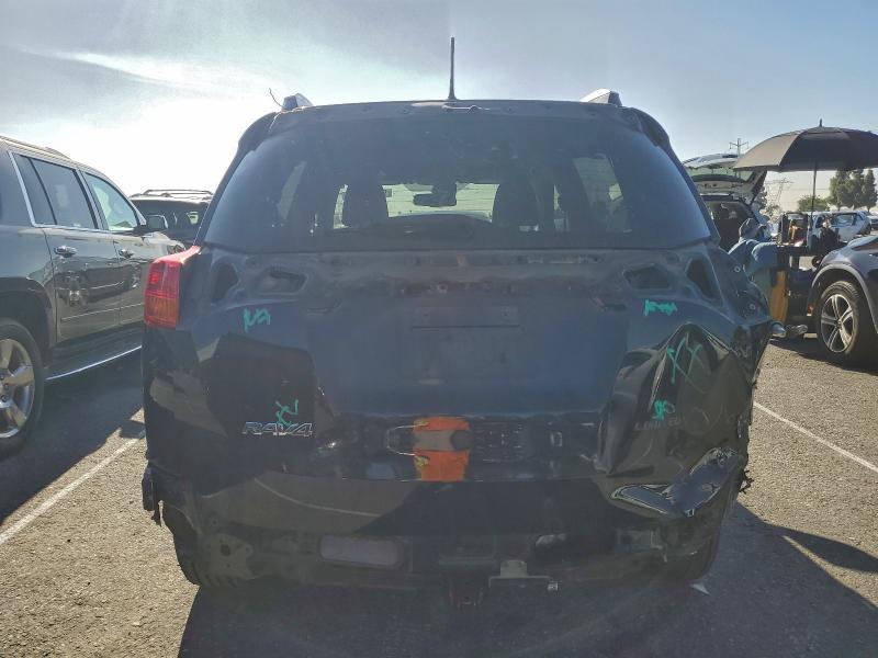 Фото 6 - TOYOTA RAV4