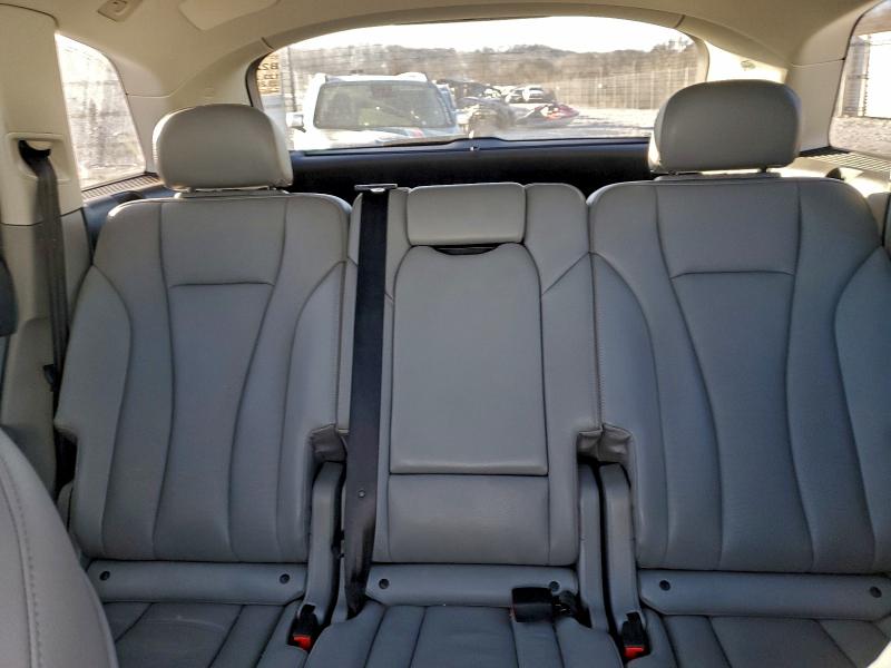 Фото 10 - AUDI Q7