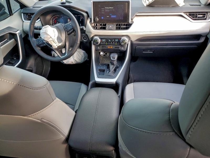 Фото 8 - TOYOTA RAV4