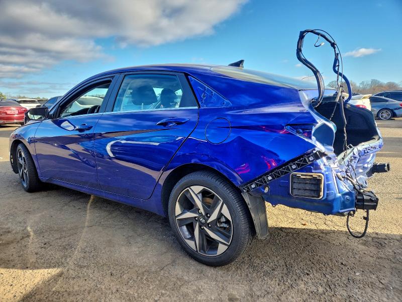 Фото 2 - HYUNDAI ELANTRA