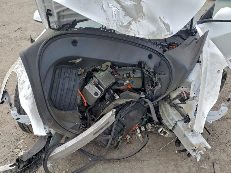 Фото 11 - TESLA MODEL 3