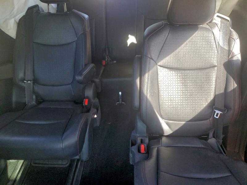 Фото 10 - TOYOTA SIENNA