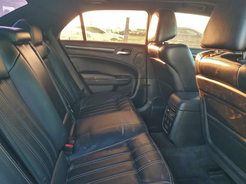 Фото 10 - CHRYSLER 300