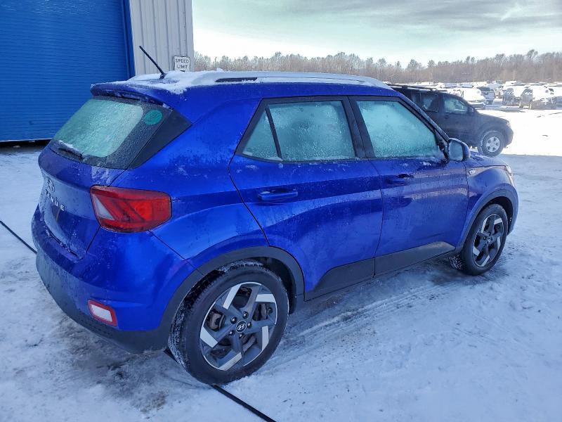 Фото 3 - HYUNDAI VENUE