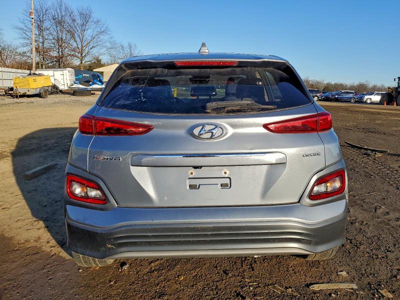 Фото 6 - HYUNDAI KONA