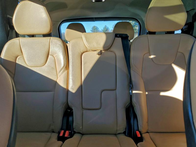 Фото 10 - VOLVO XC90